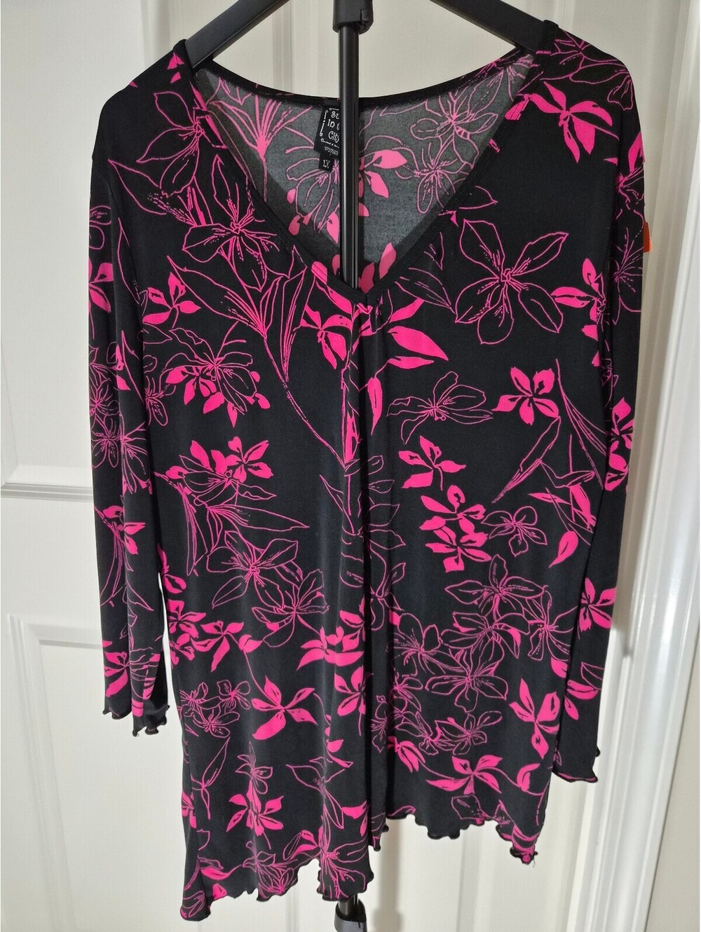 Suzie in the City Asymmetrical Floral Top 1X